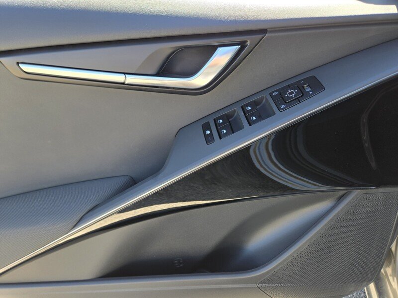 New 2026 Steel Gray Kia WIND image 9