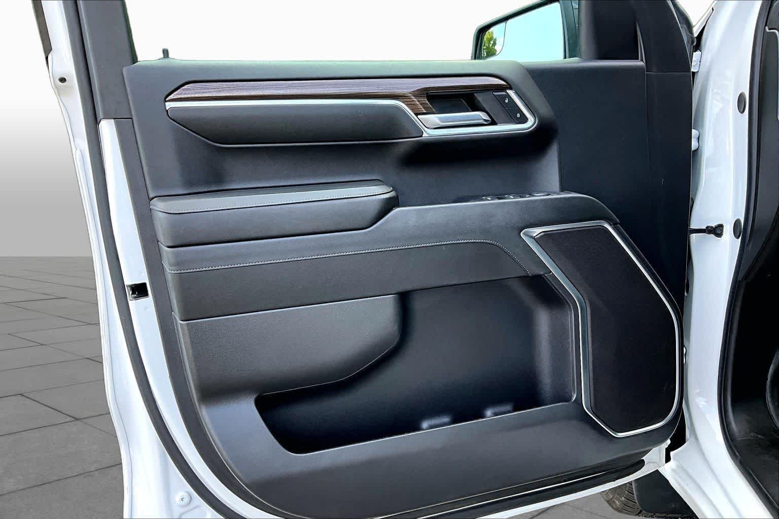 Used 2024 Summit White Chevrolet RST image 20