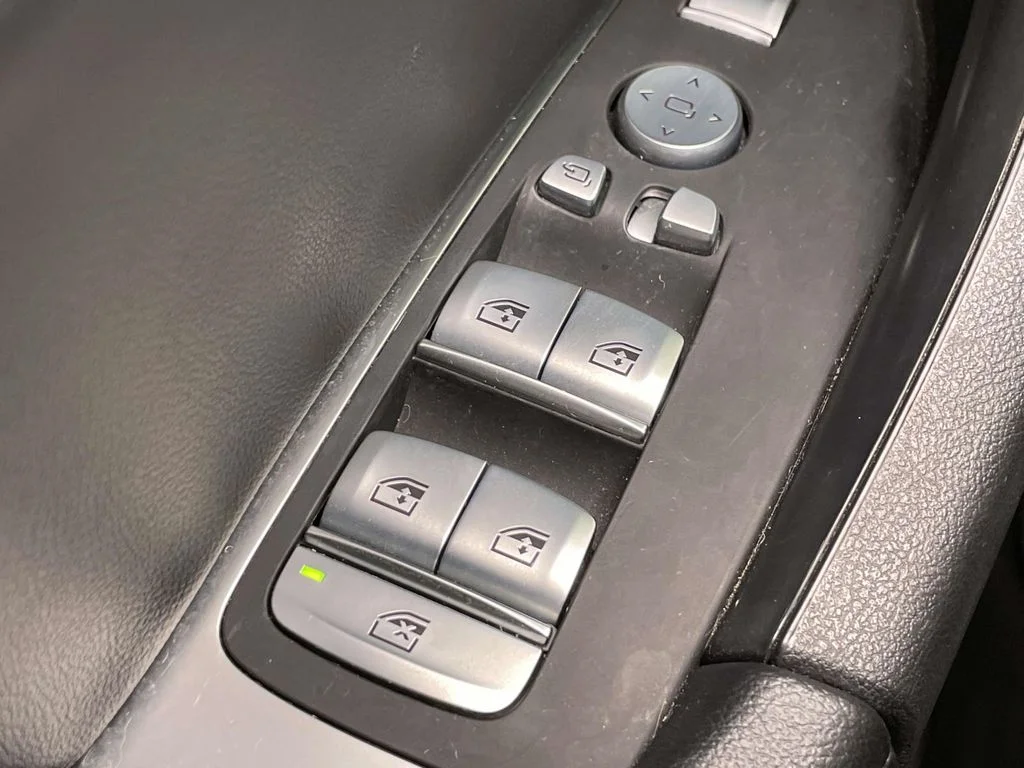 Used 2023 Gray BMW xDrive30i image 33