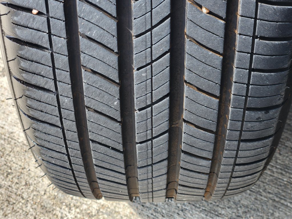 Certified Used 2024 Iridium Lexus 300 image 11