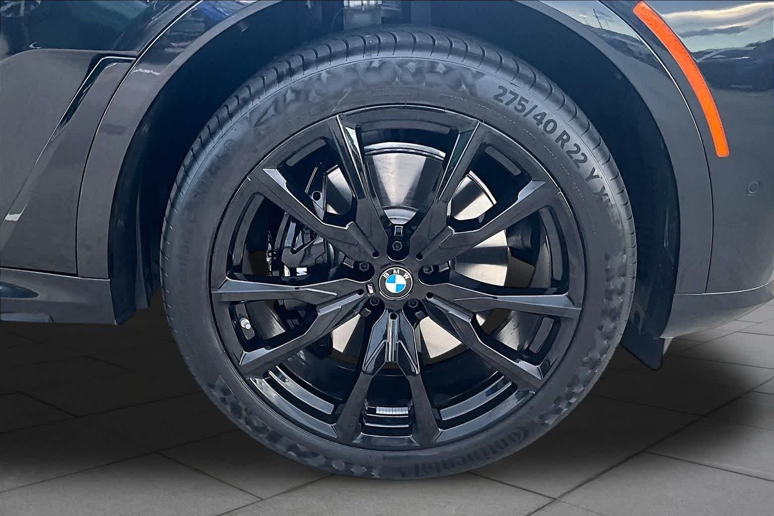 Used 2026 Black Sapphire Metallic BMW M60i image 10