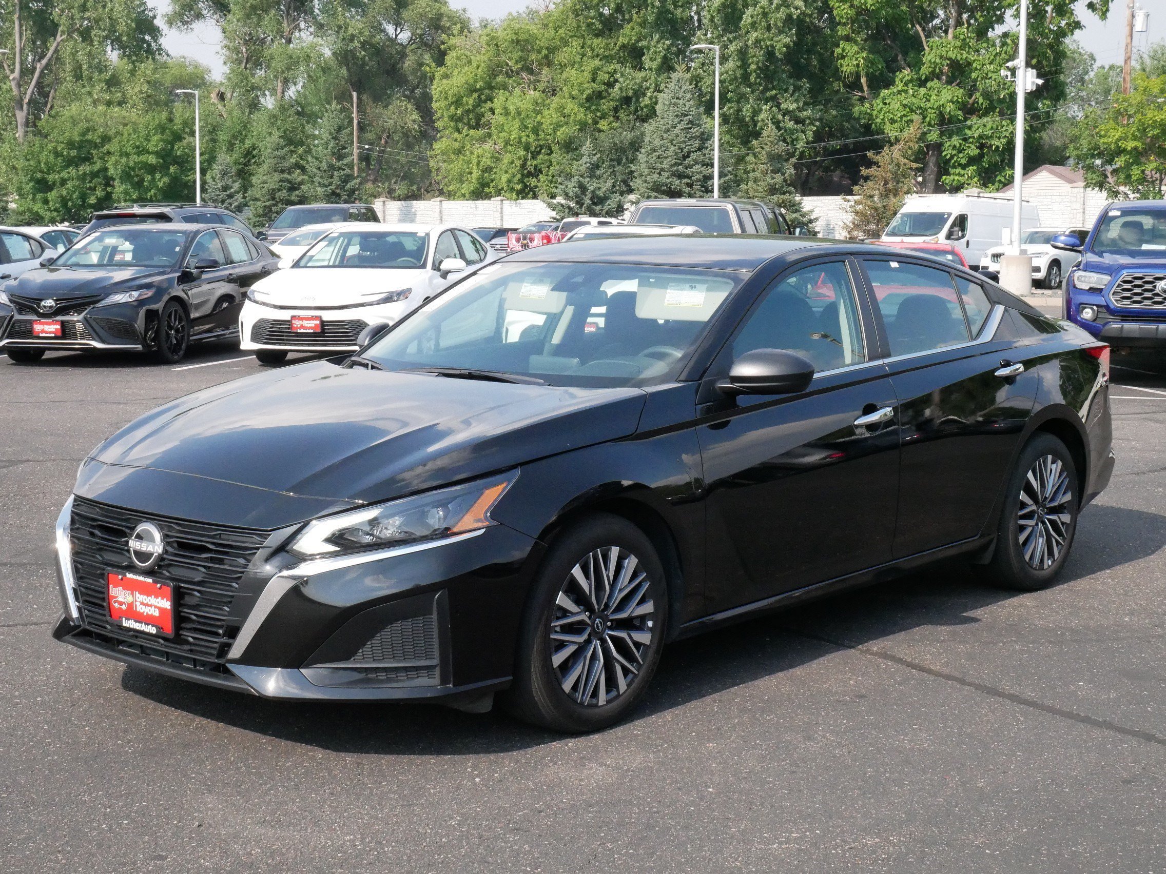 2025 Nissan Altima SV - Photo 3