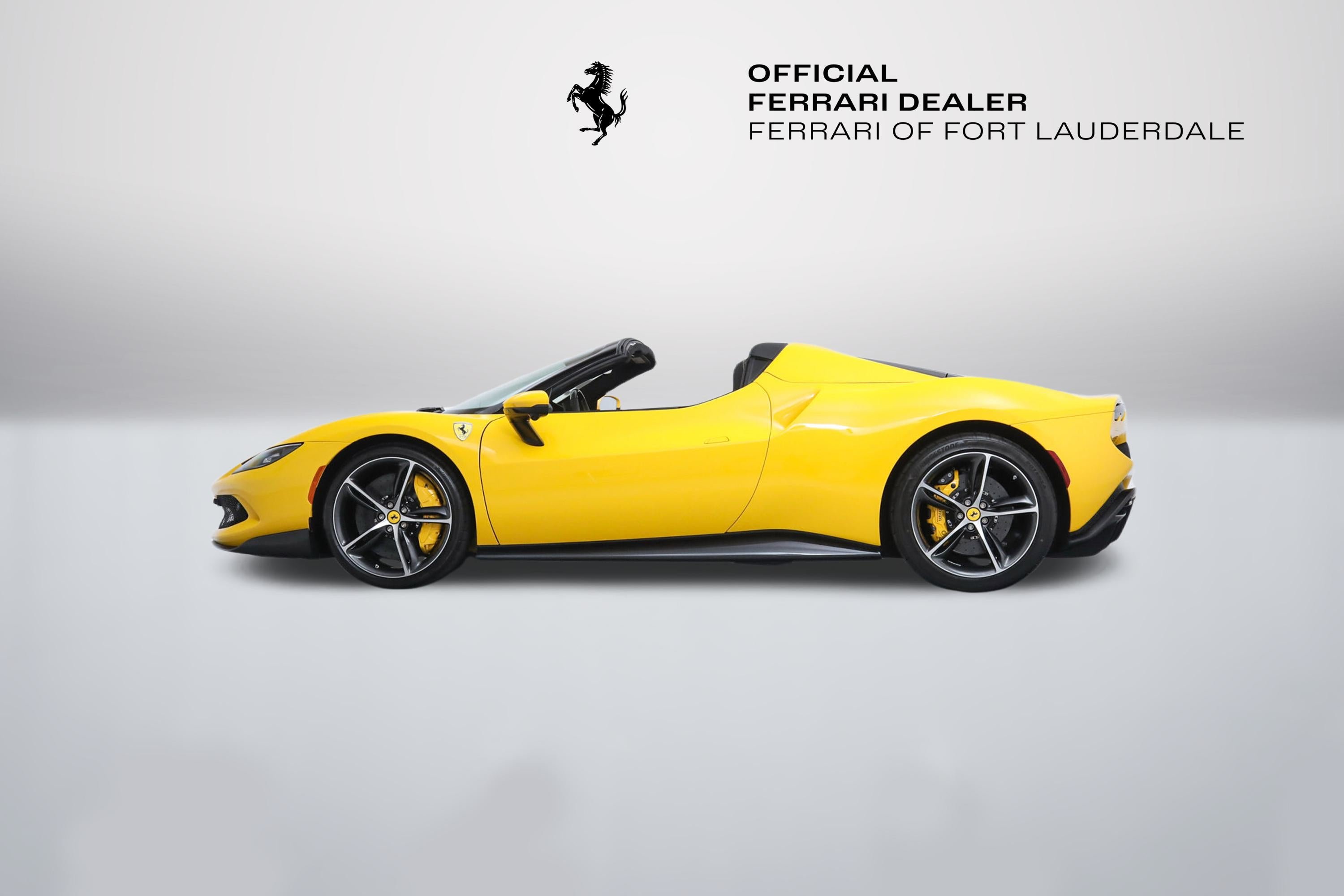 Used 2024 Giallo Modena Ferrari  image 4