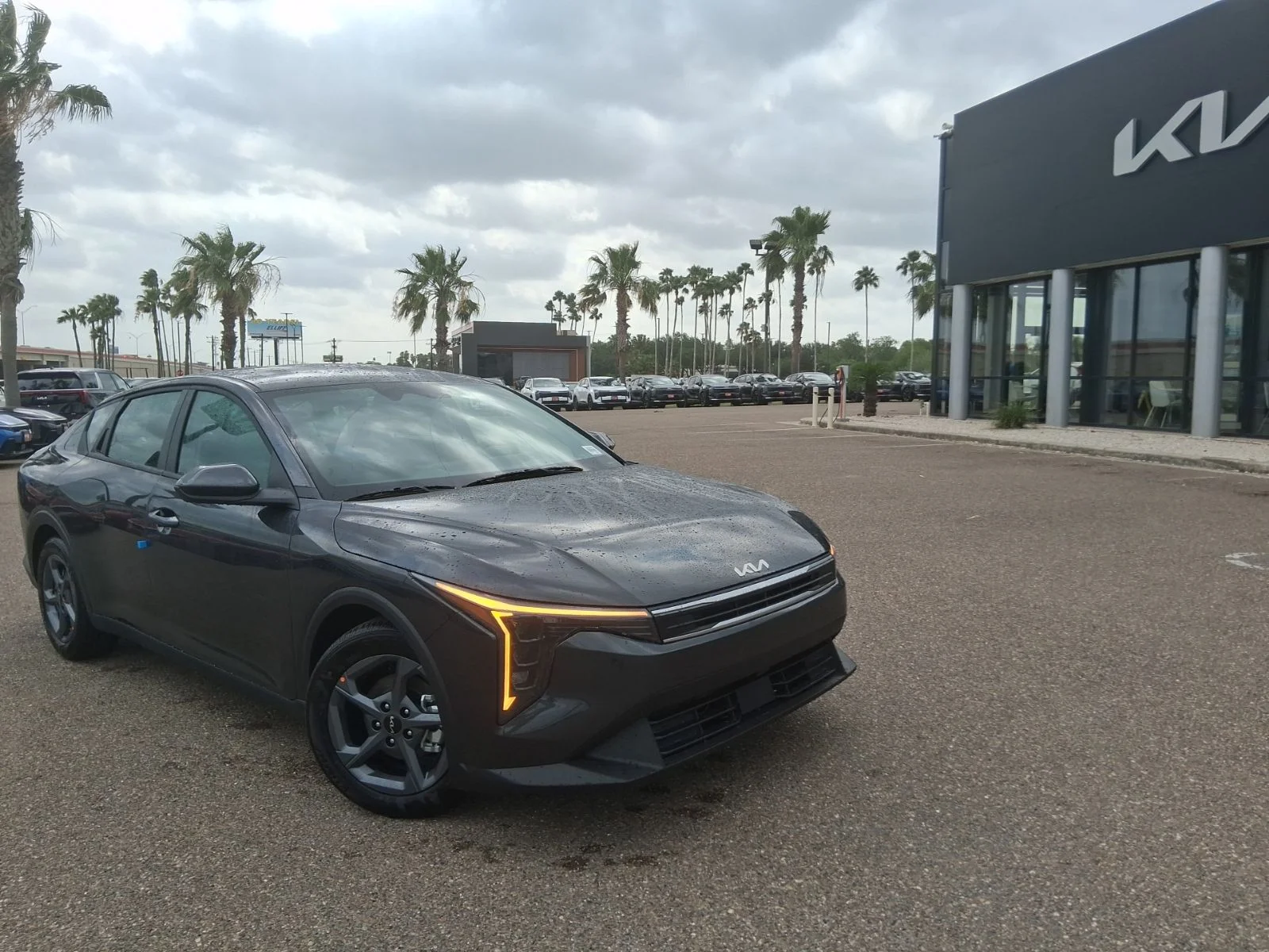 2026 Kia K4 LXS AT's photo