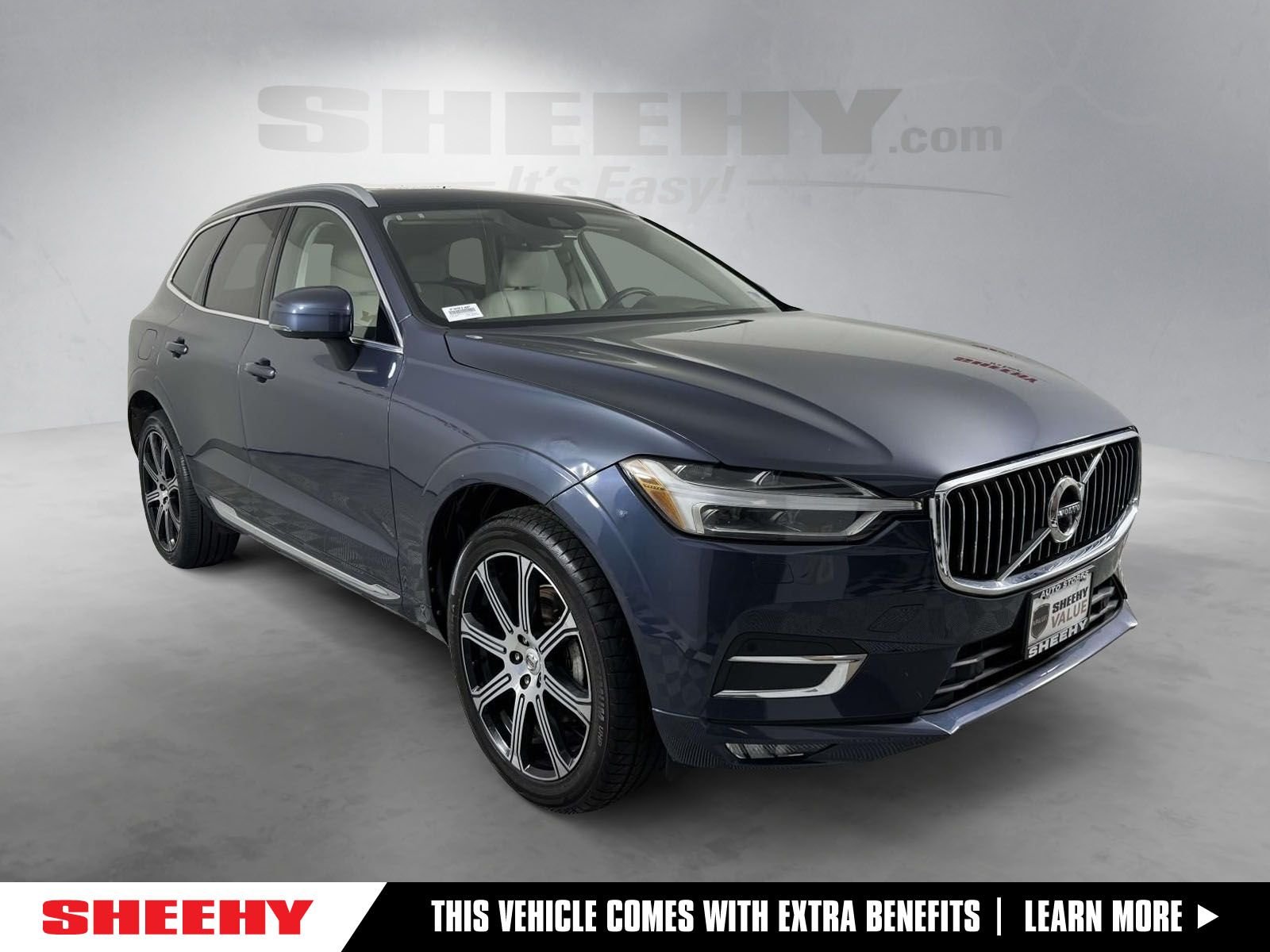 Used 2020 Blue Volvo T5 Inscription image 1