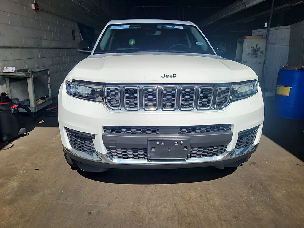 Used 2023 Bright White Clearcoat Jeep Limited image 2