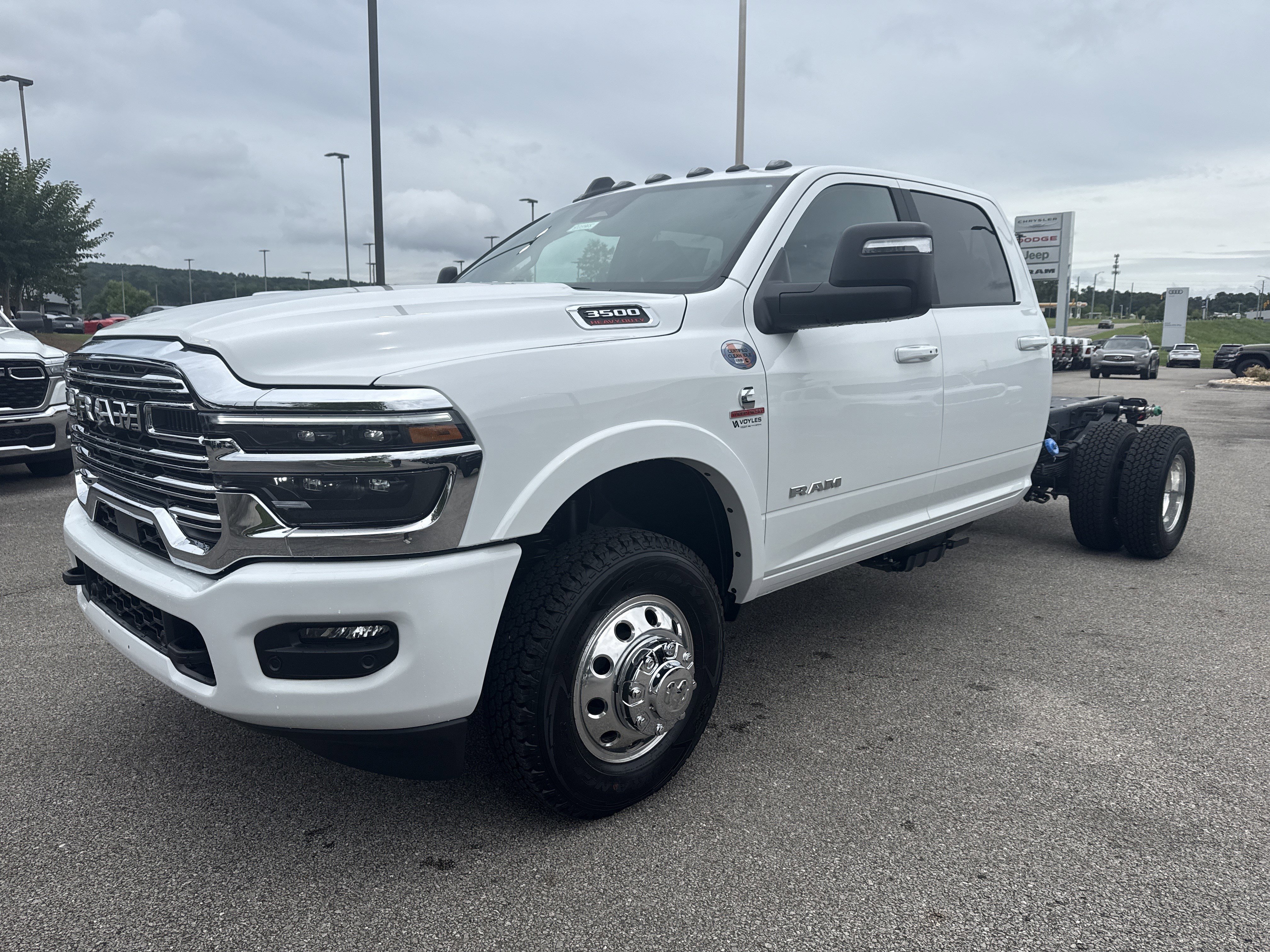 New 2026 Bright White Clearcoat RAM Tradesman image 3