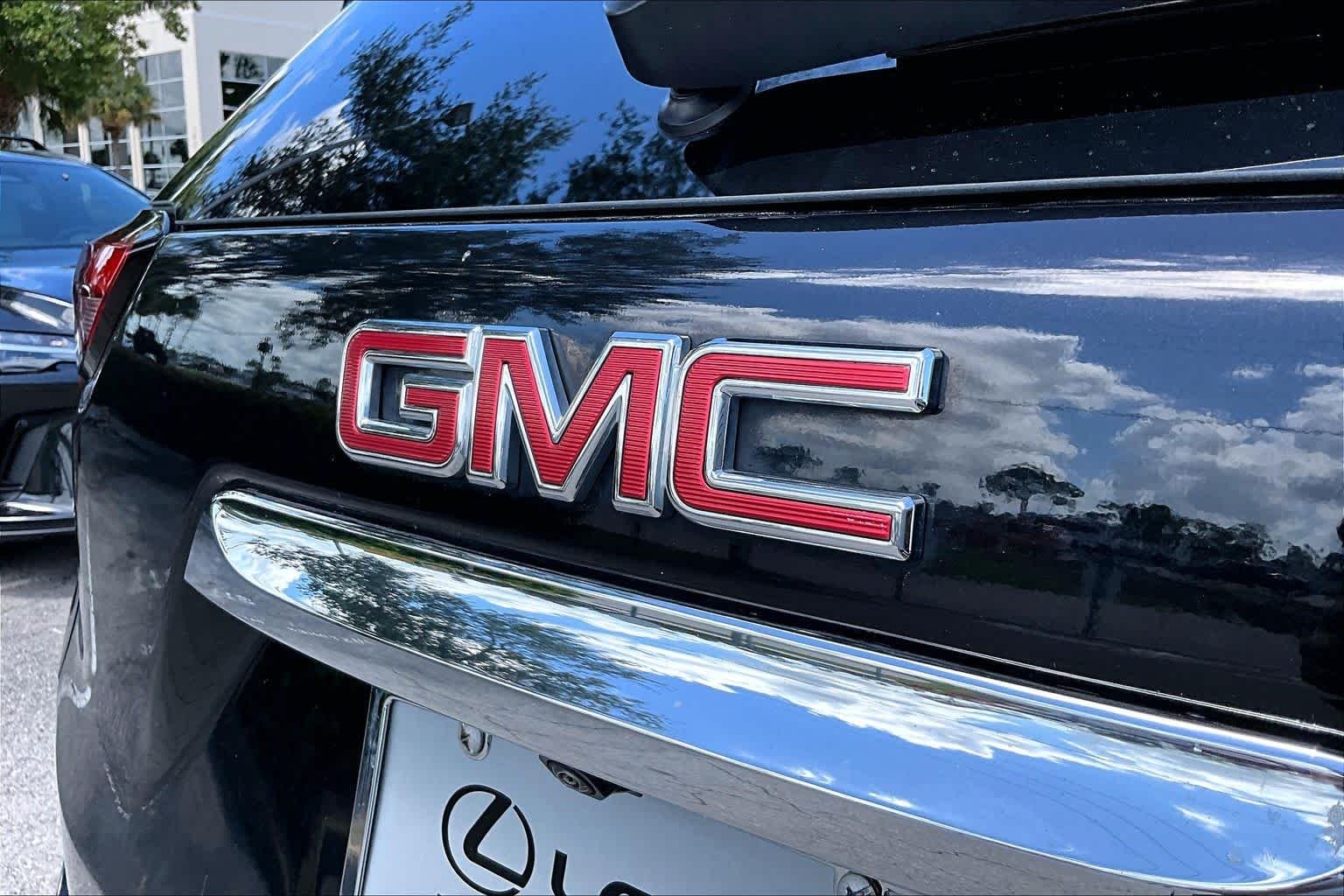 Used 2019 Ebony Twilight Metallic GMC SLE image 31