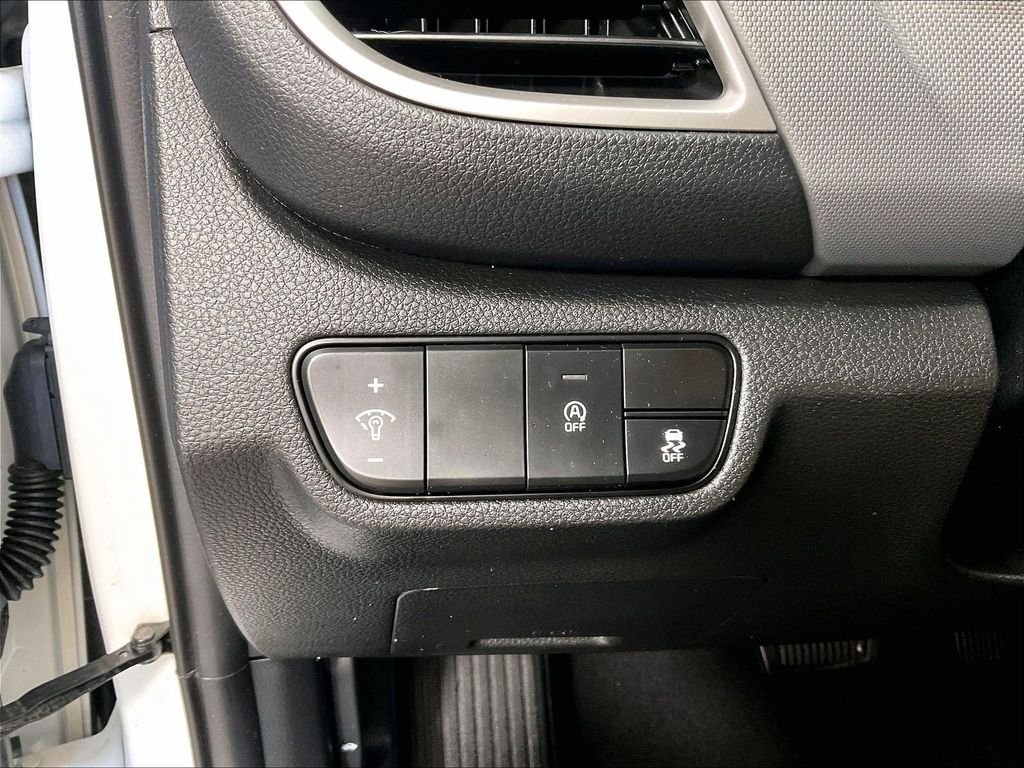 Used 2024 White Kia LX image 26