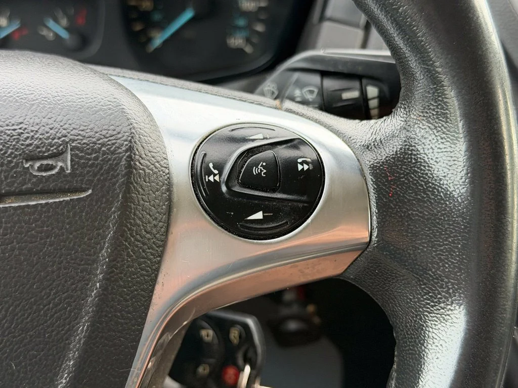 Used 2015 Red Ford Base image 31