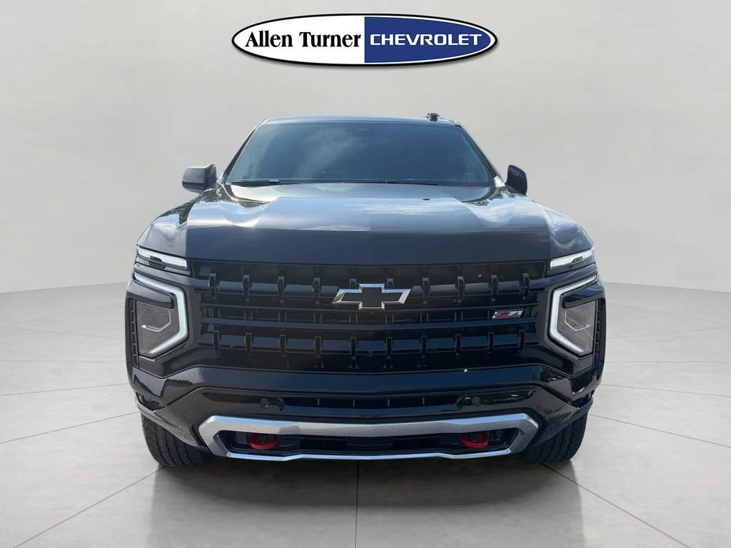 2026 Chevrolet Suburban Z71 - Photo 2