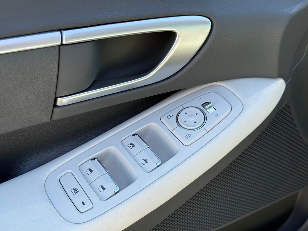 2026 Hyundai Sonata SE - Photo 11