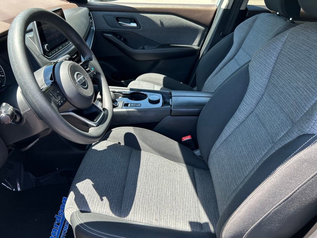 2021 Nissan Rogue SV - Photo 12