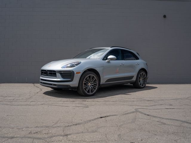 2026 Porsche Macan -'s photo