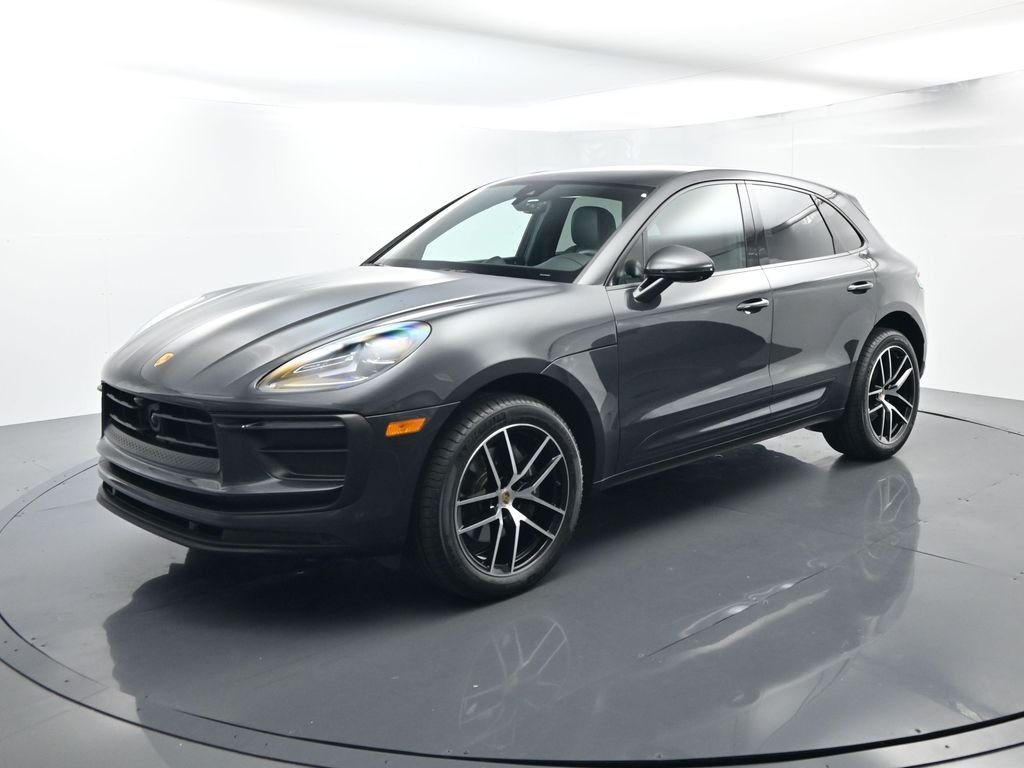 2023 Porsche Macan Base