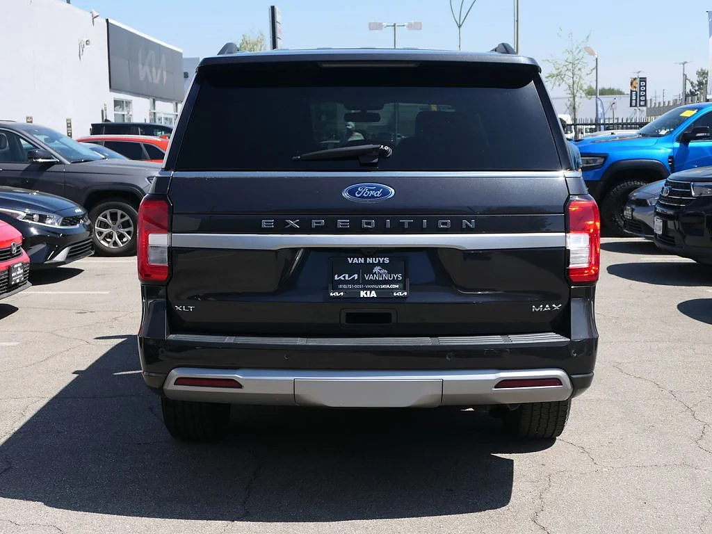 Used 2024 Dark Matter Gray Ford XLT image 4