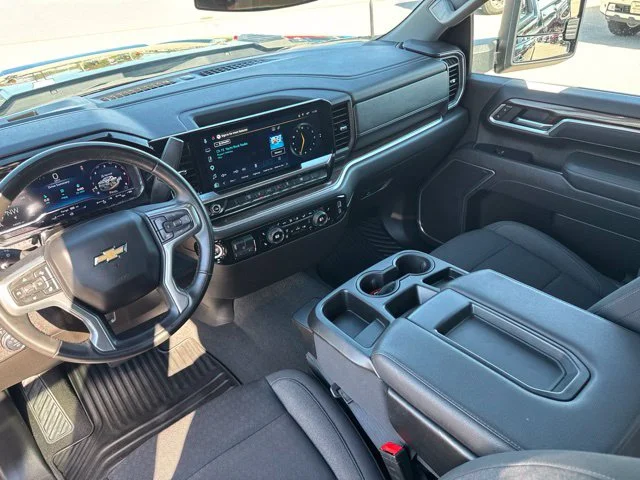 Used 2025 Black Chevrolet LT image 3
