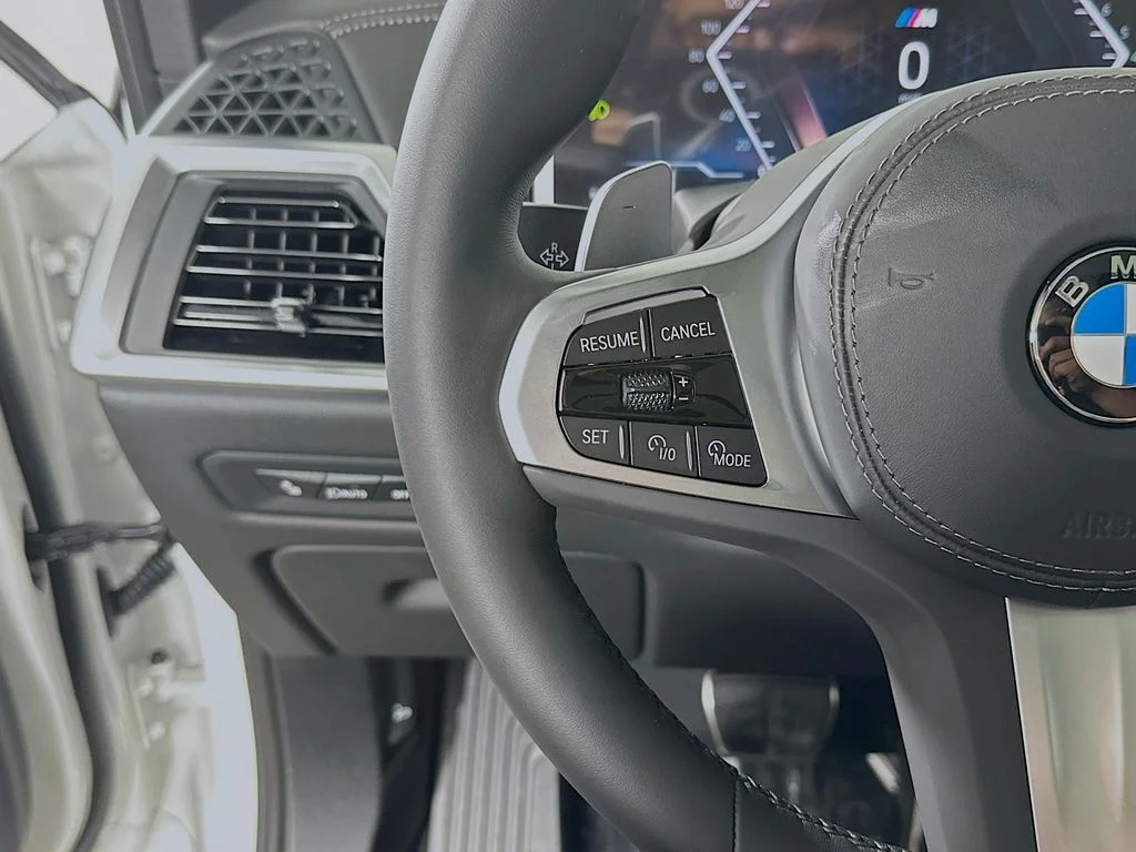 New 2026 Alpine White BMW xDrive40i image 13