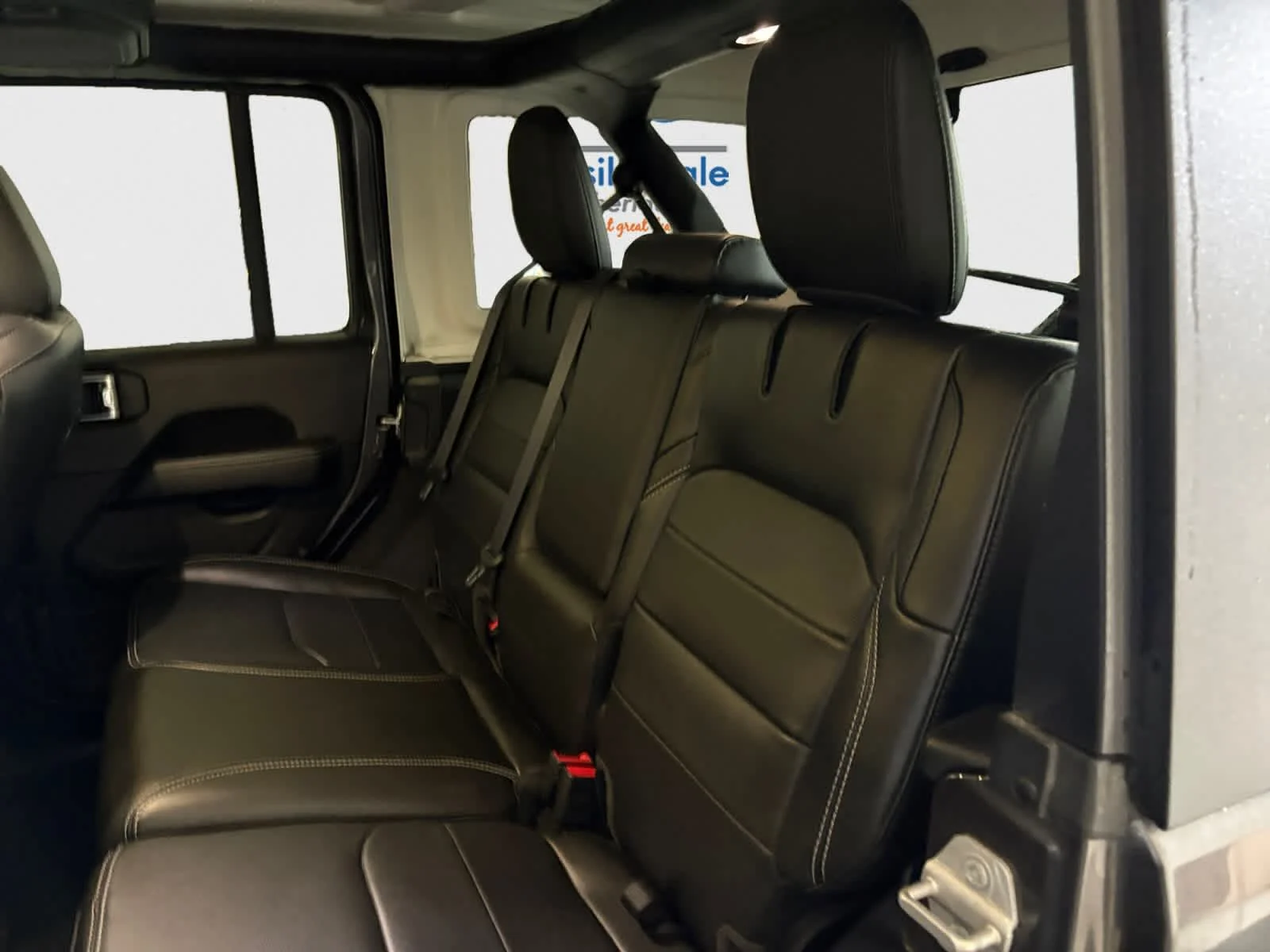 Used 2023 Granite Crystal Metallic Clearcoat Jeep Sahara image 14