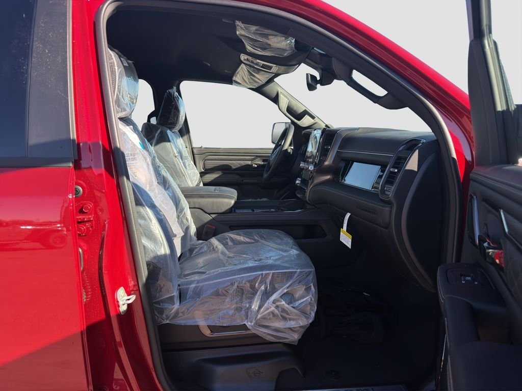 New 2026 Molten Red Pearl-Coat Exterior Paint RAM Limited image 18