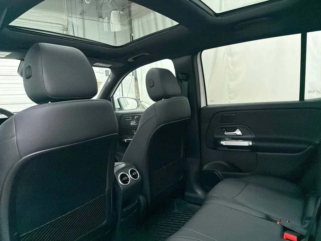 New 2026 White Mercedes-Benz GLB 250 image 17
