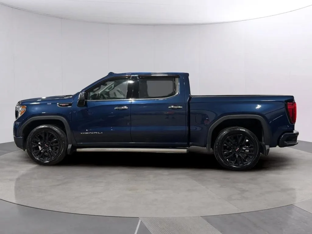 Used 2022 Pacific Blue Metallic GMC Denali image 6