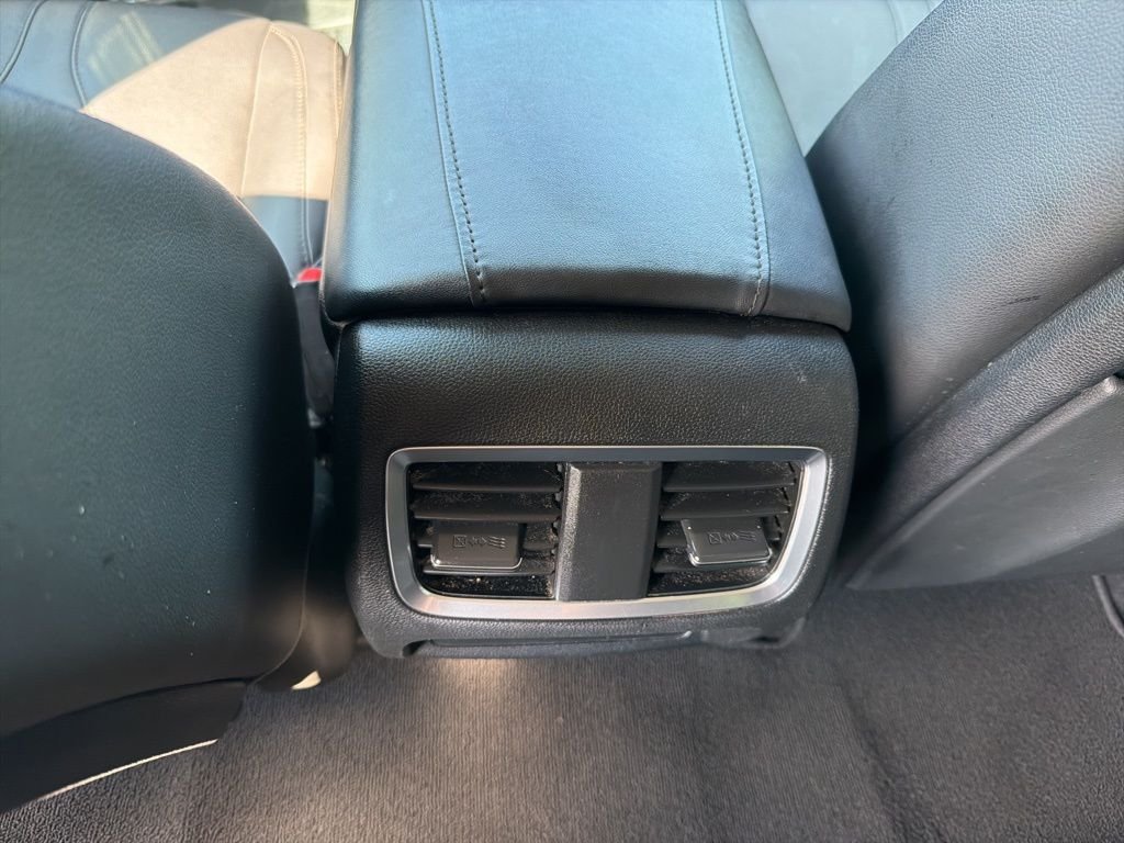 Used 2023  Acura Base image 22