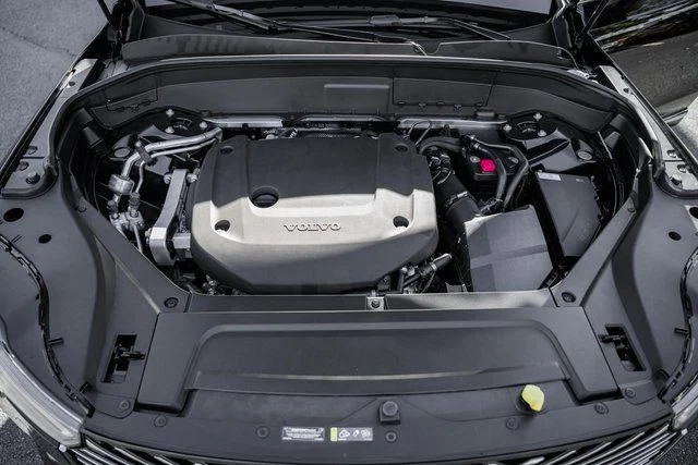 2026 Volvo XC90 Plus - Photo 18