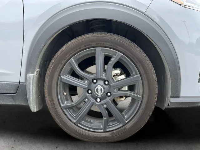 Used 2023 Gray Nissan SR image 25