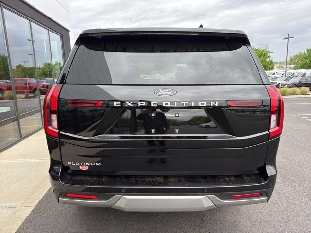 New 2025 Agate Black Metallic Ford Platinum® image 4