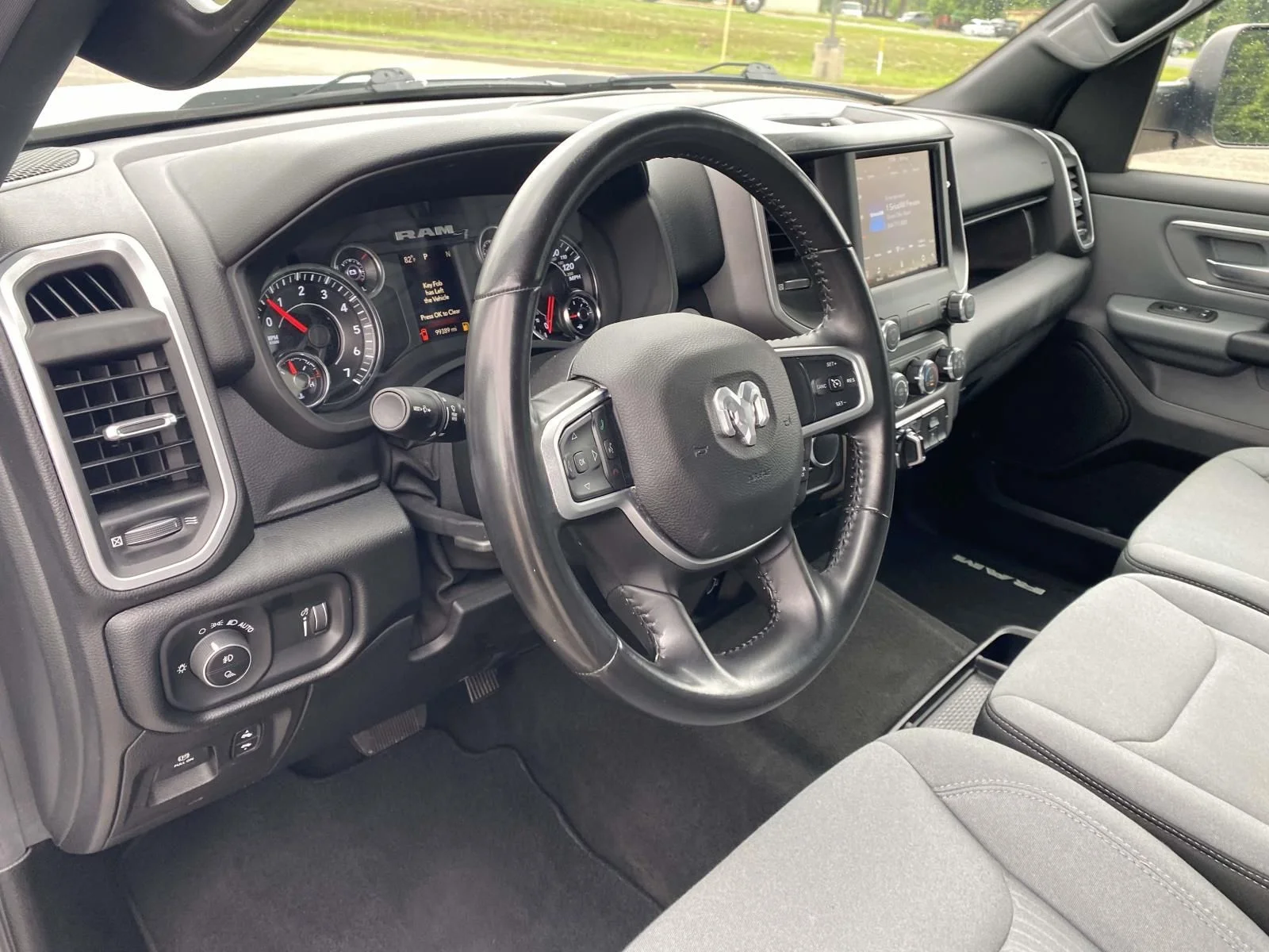 Used 2021 White Ram Big Horn/Lone Star image 17