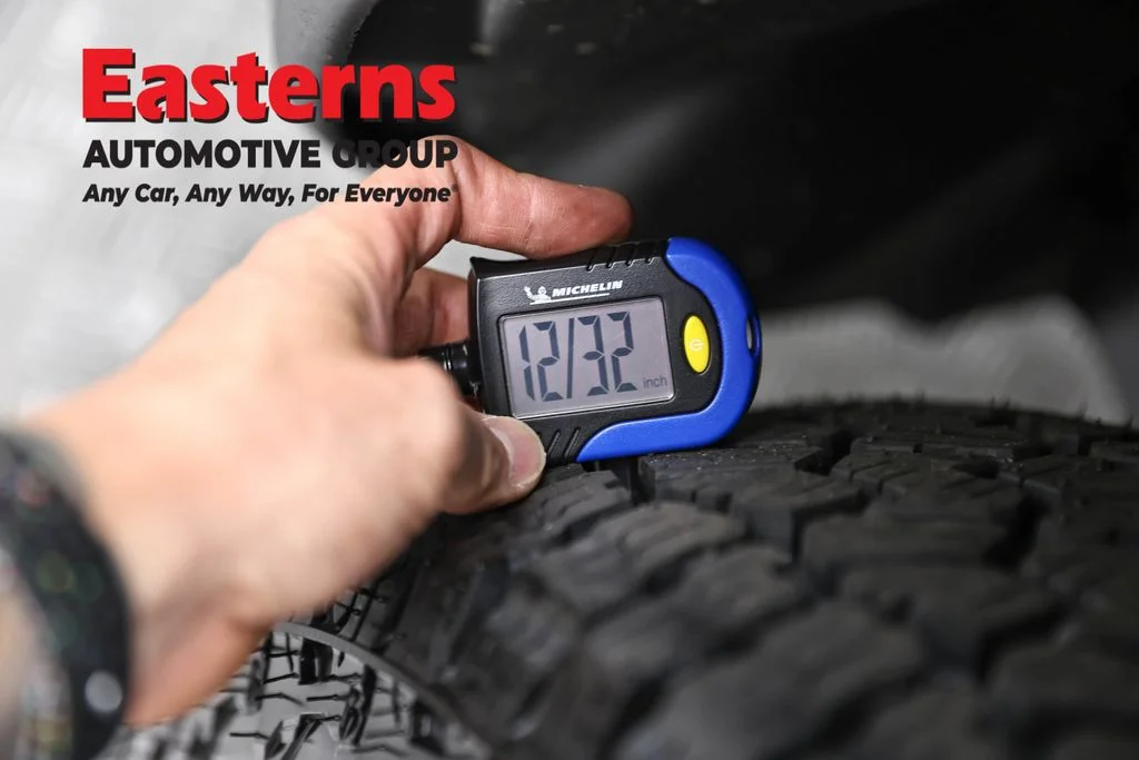 Used 2025 Silver Jeep Trailhawk image 28