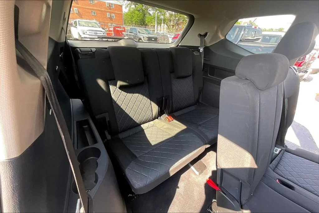 Used 2019 Gray Volkswagen S image 27