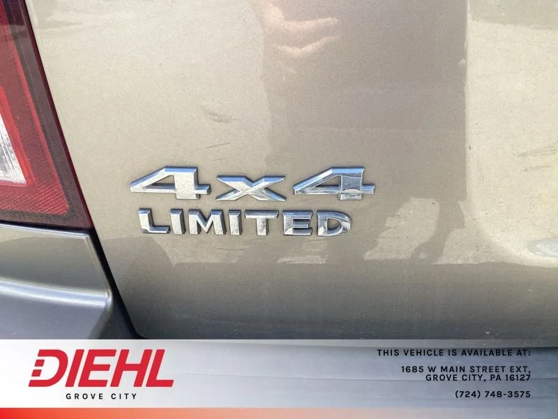 Used 2006 Beige Jeep Limited image 11