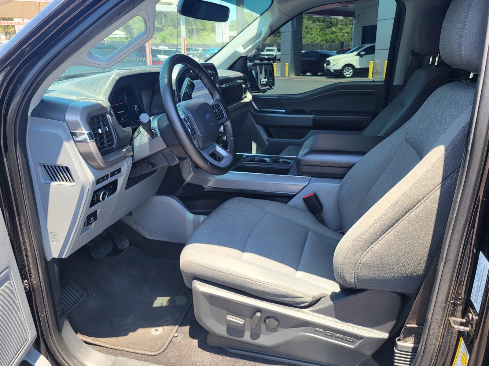 Used 2024 Black Ford XLT image 19
