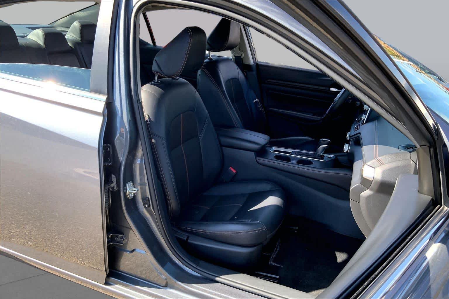 Used 2020 Gun Metallic Nissan 2.5 SR image 8