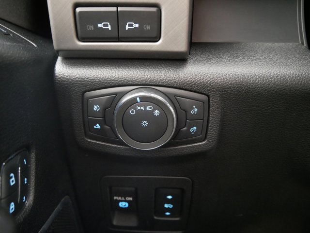Used 2018 White Platinum Metallic Tri-Coat Ford Crew Cab Limited image 29