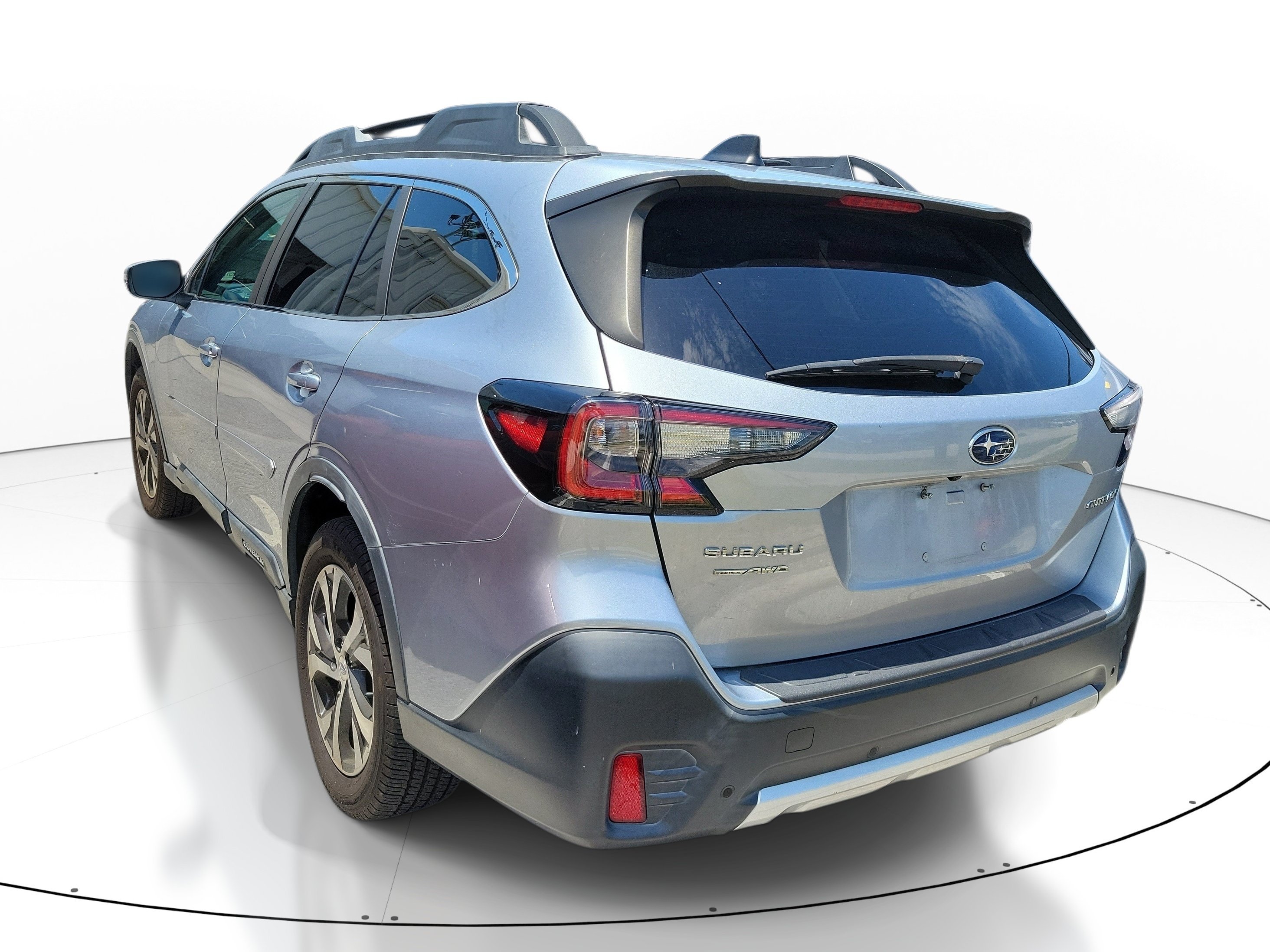 Used 2020 Ice Silver Metallic Subaru Limited image 3