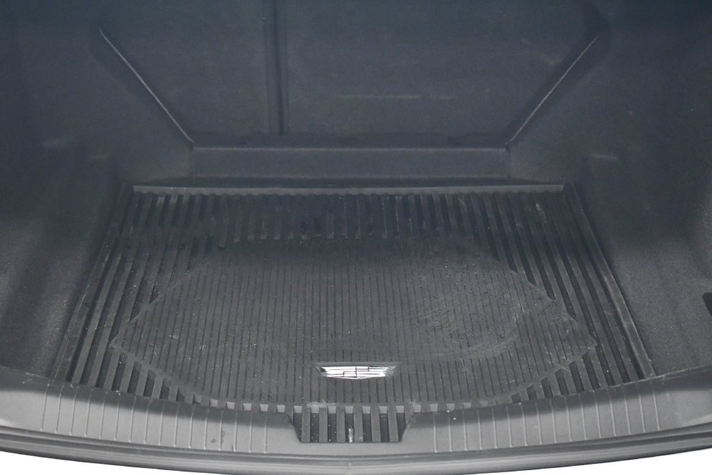 Used 2025 Summit White Cadillac Sport image 5