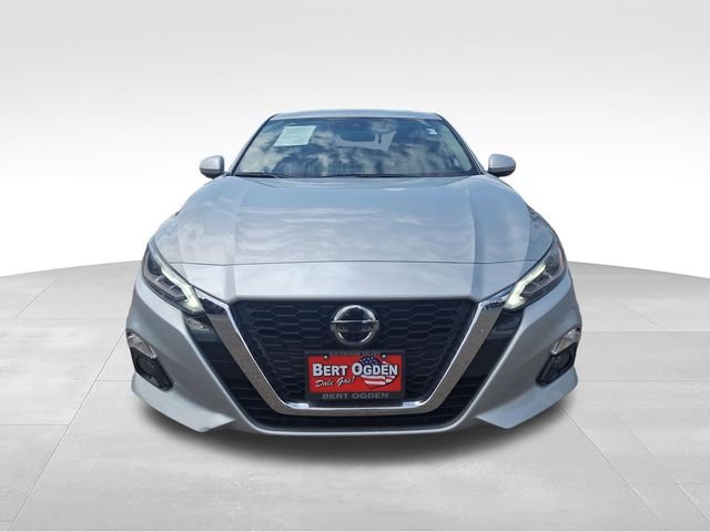 Used 2022 Silver Nissan 2.5 SL image 2