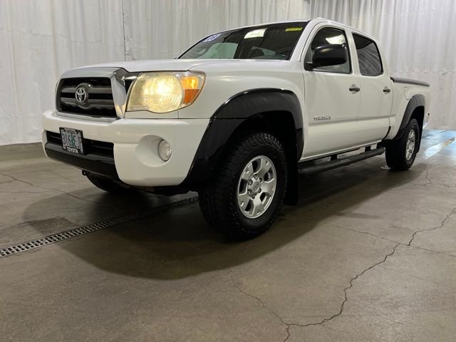 Used 2009 White Toyota PreRunner image 23