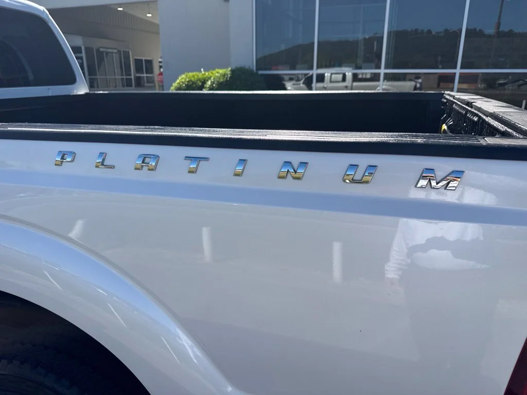 Used 2016 White Platinum Clearcoat Metallic Ford Platinum image 21