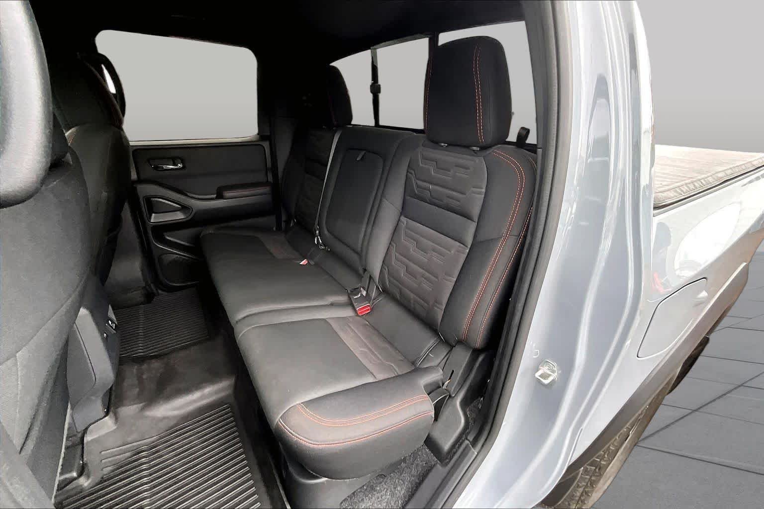 Used 2022 Boulder Grey Pearl Nissan PRO-4X image 20