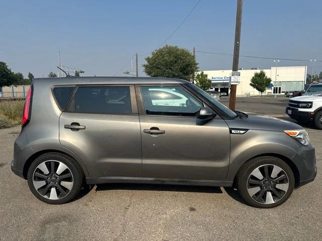 Used 2016 Titanium Gray Kia Exclaim image 6