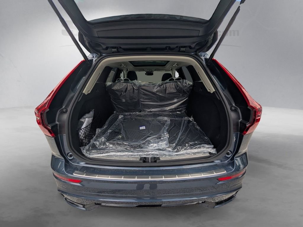 New 2026 Blue Volvo T8 Plus image 7