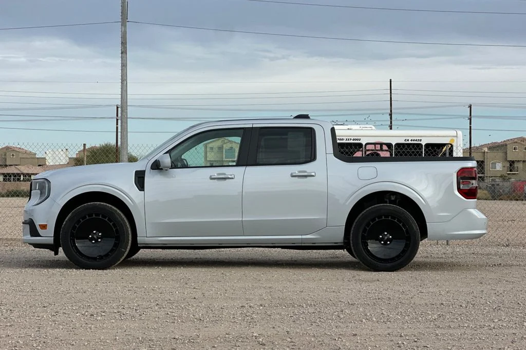 New 2026 Space White Metallic Ford Lobo High image 7