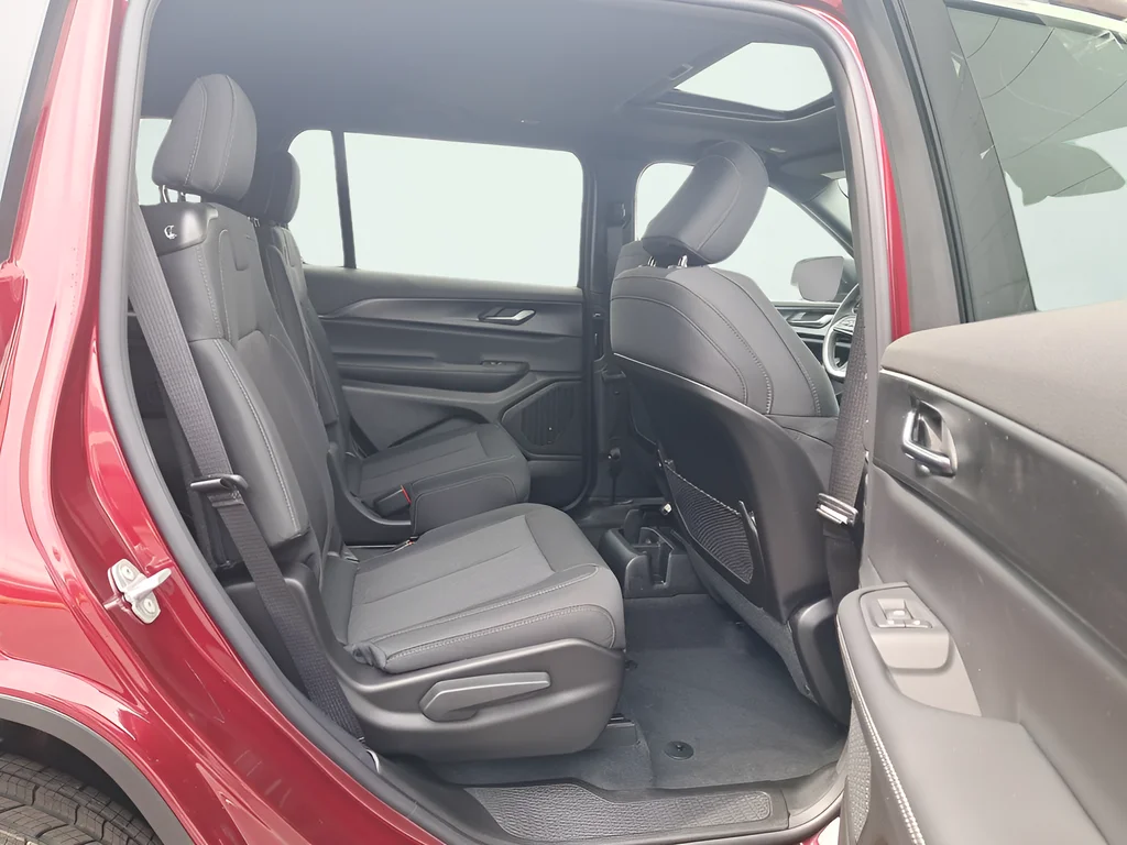 New 2026 Velvet Red Pearl-Coat Exterior Paint Jeep Laredo image 14