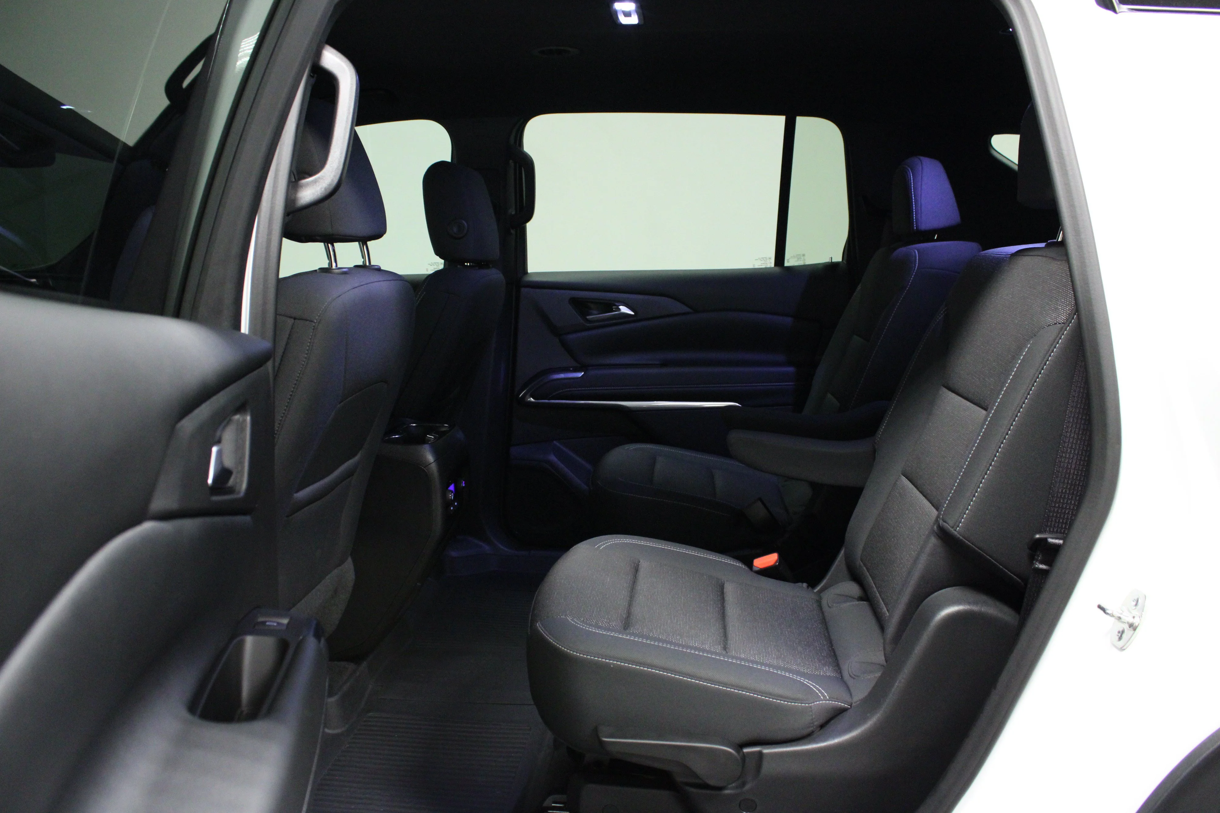Used 2025 Summit White Chevrolet LT image 13