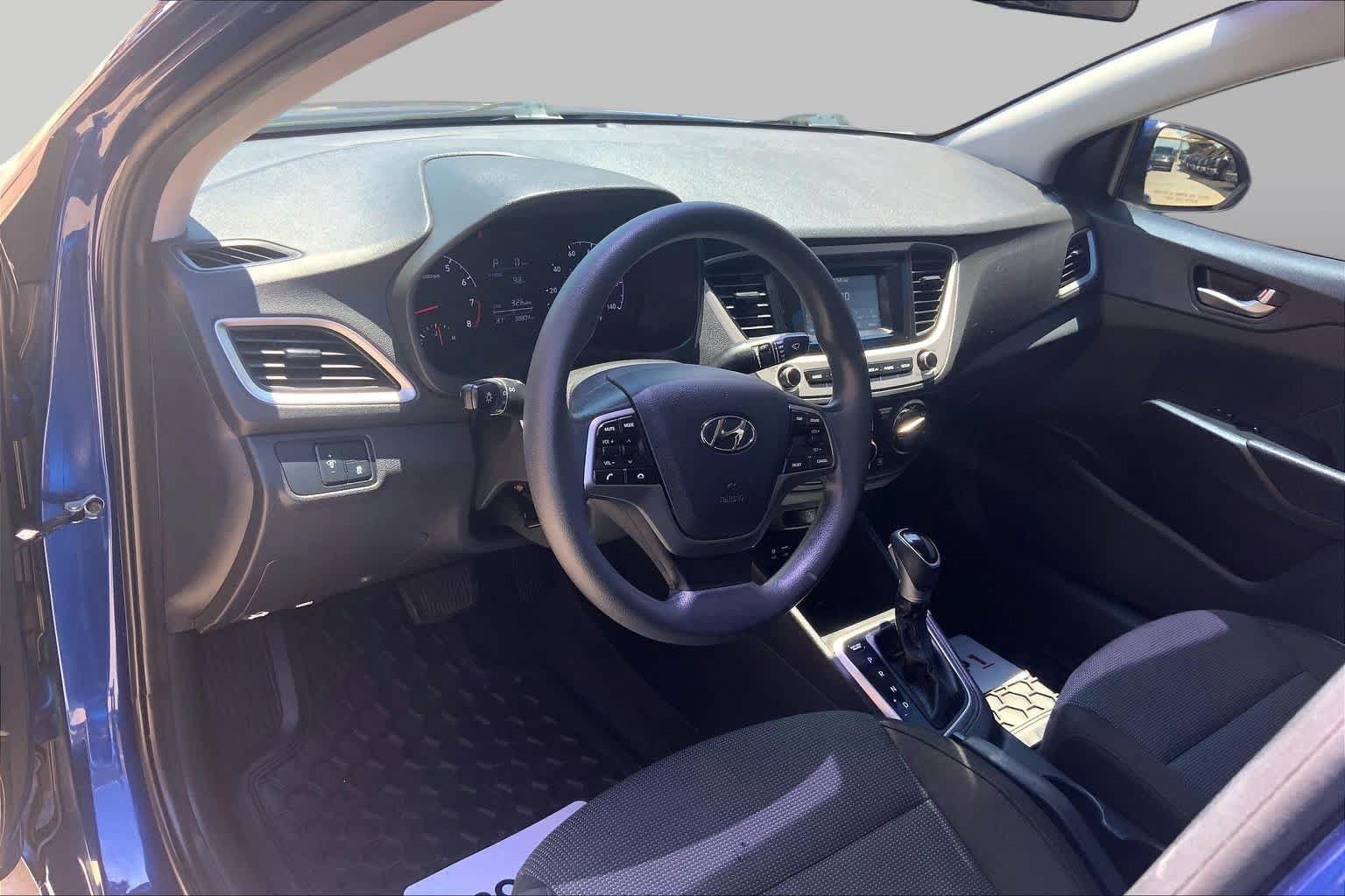 Used 2022 Admiral Blue Hyundai SE image 17