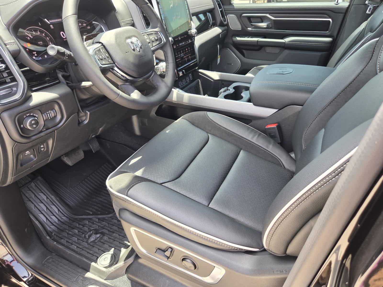 New 2026 Diamond Black Crystal Pearl-Coat Exterior Paint RAM Laramie image 14